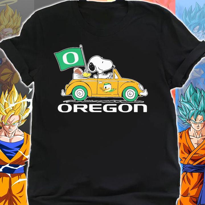 Oregon Snoopy And Woodstock Driving Car Oregon Ducks Flag t-shirt shirt
