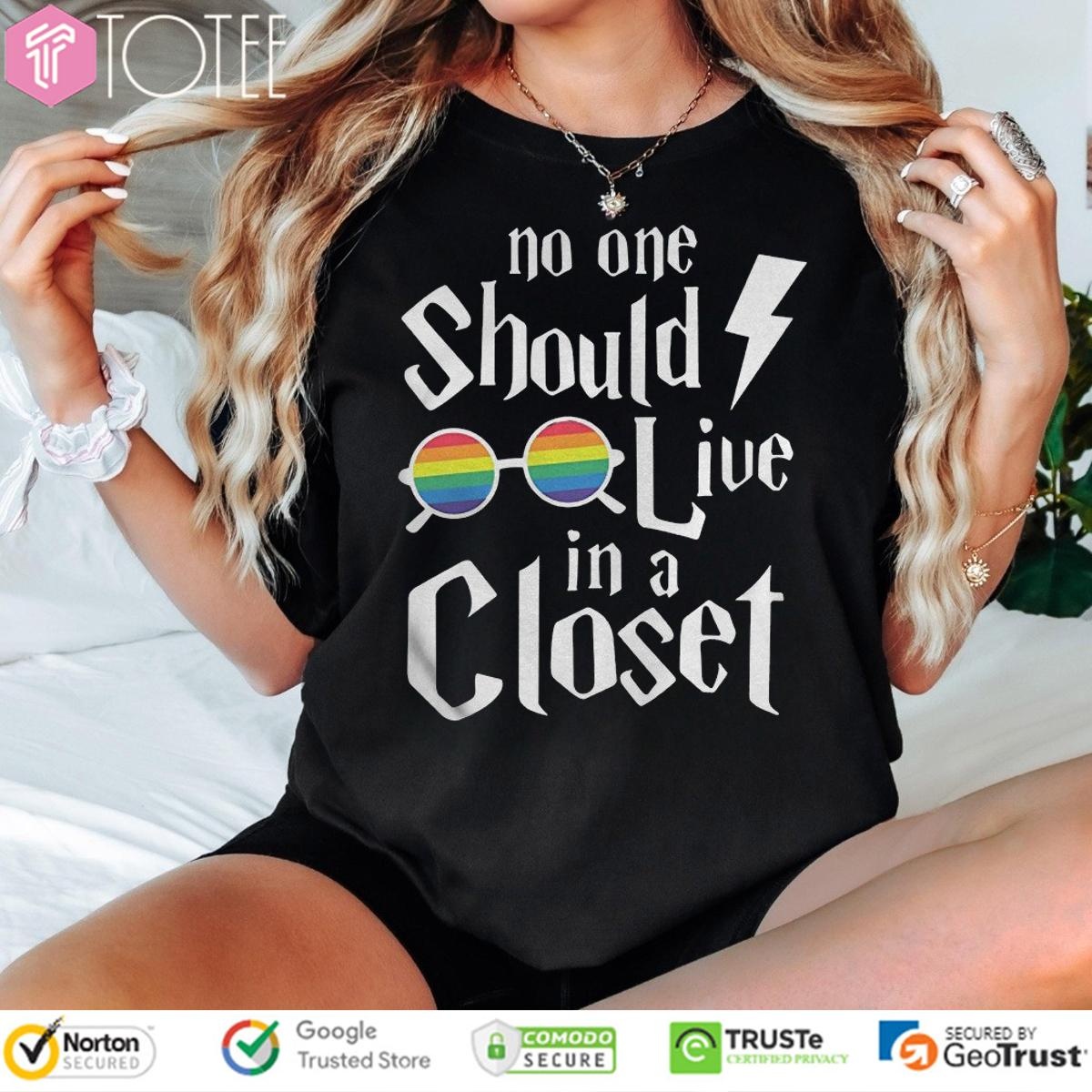 Lgbt Pride Harry Potter Glasses No One Should Live In A Closet T-shirt 1
