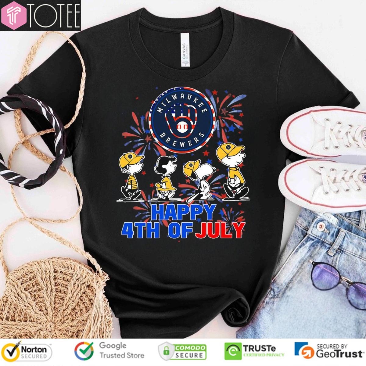 Peanuts Milwaukee Brewers Snoopy Charlie Brown Happy 4Th Of July Baseball T-shirt