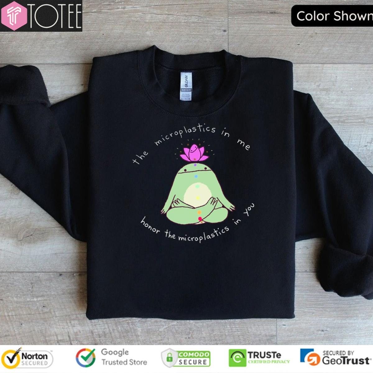 Yoga Frog The Microplastics In Me Horror The Microplastics In You T-shirt 3