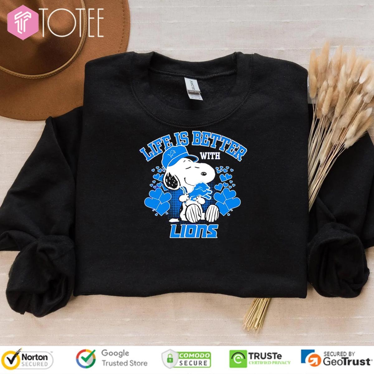 Life Is Better Lions Snoopy Hug Detroit Lions Logo T-shirt 3